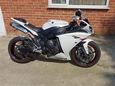 2011 Yamaha R1 In White With Yoshimura Cans In Sheffield South