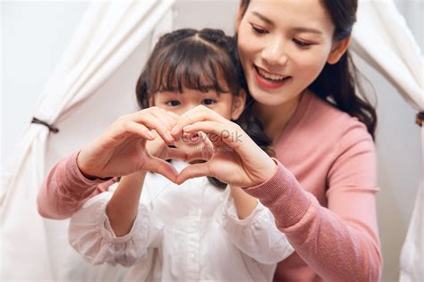 Mom And Girl Picture And Hd Photos Free Download On Lovepik