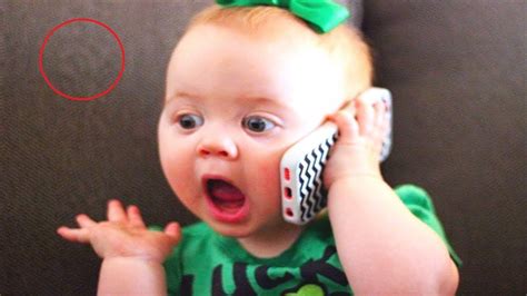 Bebés Graciosos Y Tiernos Hablando Por TelÉfono Vídeos De Bebés