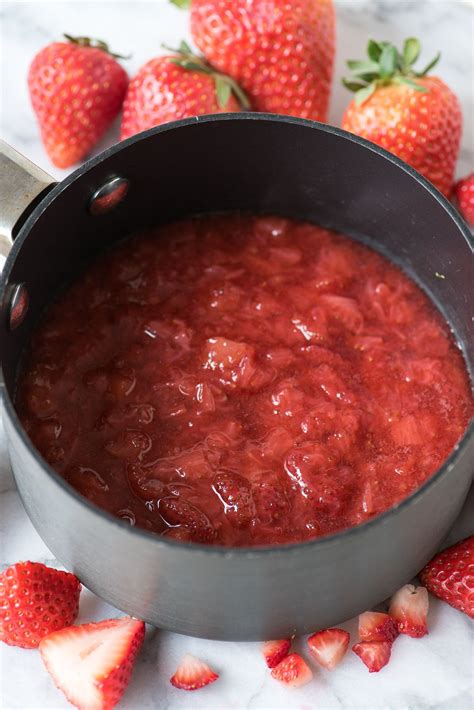 Feel Like Martha Stewart And Make Your Own Homemade Strawberry Sauce This Is An Easy In