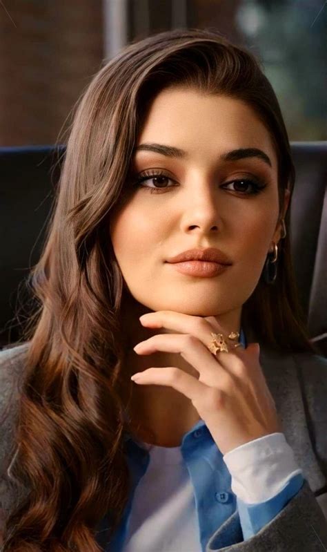 Hermosa 💖 Turkish Fashion Turkish Beauty Hande Erçel Makeup Hande Ercel Style Hair Beauty