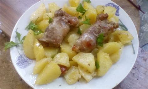 Check spelling or type a new query. Salsiccia e patate al forno - Le Ricette napoletane