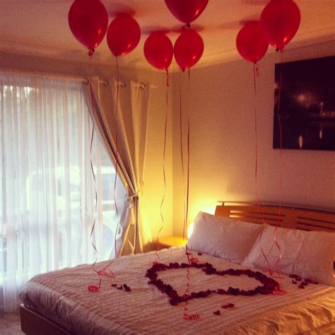 Best place for a surprise birthday party for husbands. Decorate the bedroom | Romantic room decoration, Romantic ...