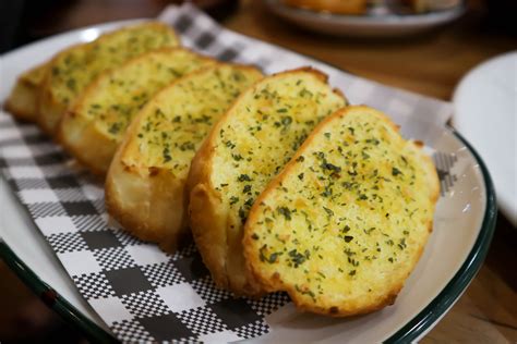 Garlic Bread S Instagram Twitter And Facebook On Idcrawl