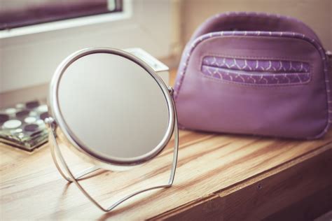 무료 이미지 손 자 색깔 갈색 담홍색 색안경 눈 거울 아름다움 오르간 모양 미용사 화장품 패션