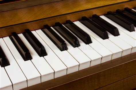 Die tastatur nennt man auch. Klavier-Tasten stockbild. Bild von farbe, taste, musik ...