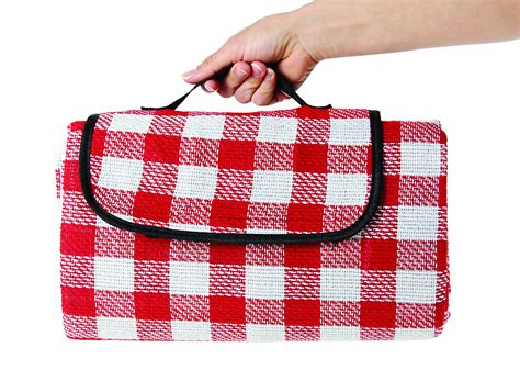 Camco Classic Red And White Checkered Picnic Blanket With Waterproof