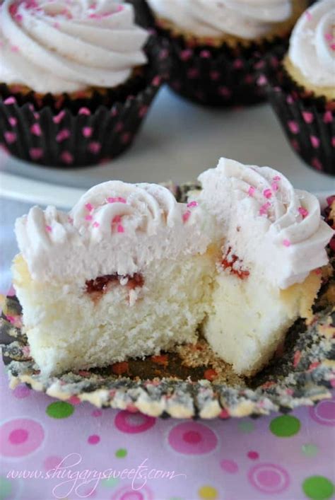 If not devouring right away. Vanilla Cupcakes with Strawberry Filling and Strawberry ...