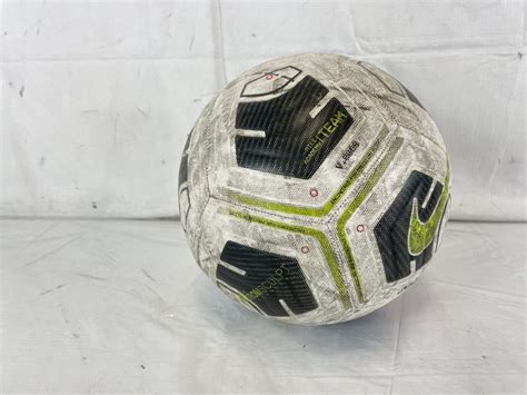 Used Nike Academy Team Aerowsculpt Technology Size 5 Soccer Ball