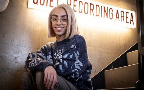 Je tenais aussi à ce que la collection soit no gender, et taillée pour aller aussi bien aux filles qu'aux mecs, quel que soit leur gabarit., explique bilal hassani. France's Eurovision pick goes on defensive over anti ...
