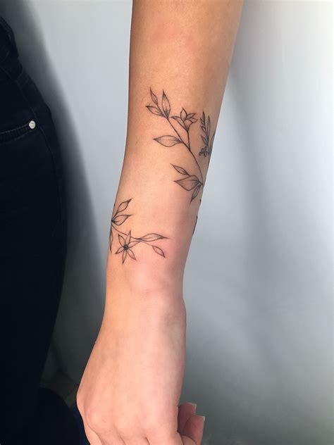 Pin By Anastasia On Tattoo Wrap Around Wrist Tattoos Wrap Tattoo