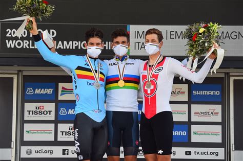 Filippo ganna (verbania, 25 de julio de 1996) es un deportista italiano que compite en ciclismo en las modalidades de pista, especialista en las pruebas de persecución, y ruta, especialista en pruebas contrarreloj, perteneciendo desde 2019 al equipo ineos grenadiers. Mundial Imola 2020: Filippo Ganna vuela hasta el oro ...