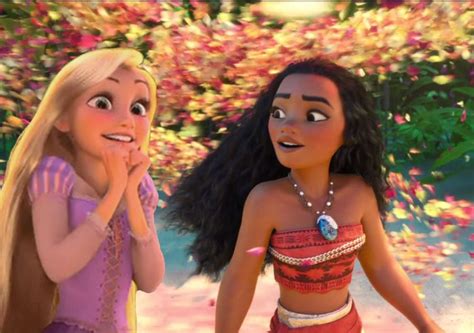 The Moana Looks At Rapunzel Has Me Like Shipping It Moana Disney Princesa Disney Best Friend