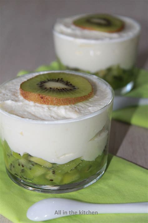 Hope you are doing well.soo it's again a requested video and i love to share it with you all.so do tell me in the. verrine kiwi, mousse au chocolat blanc kiwi, white ...