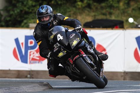 It was later ported to the sega saturn by tantalus interactive and to windows by perfect entertainment. Manx Grand Prix 2015 - Friday Practice Report - Road ...