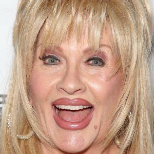 You Ll Never See Dolly Parton Without Makeup On Here S Why ZergNet