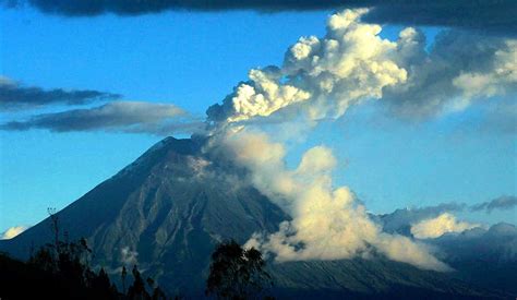 Volcán Tungurahua En Ecuador — Nuestro Planeta