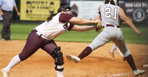 Photo Gallery Stringer Vs Nanih Waiya Playoff Softball News