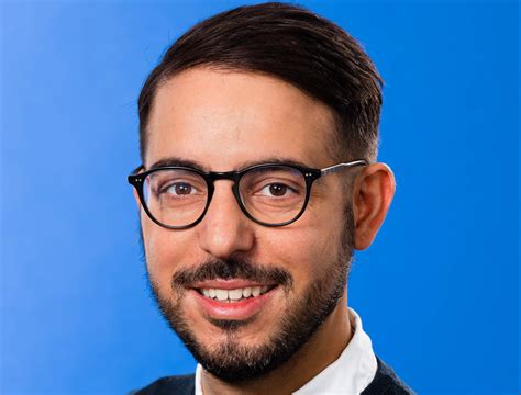 Sverige är idag inte möjligheternas land för alla. Robert1 - Liberalerna