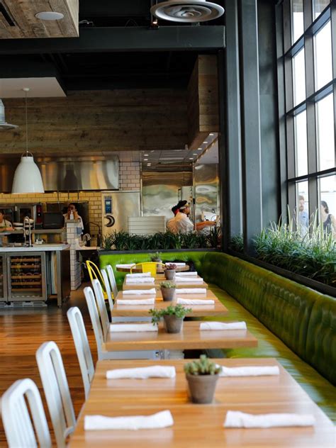 17 Best Healthy Fast Food Restaurant Chains : Food Network