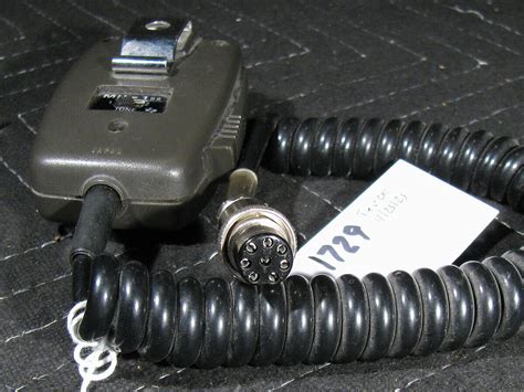 Yaesu Mh 1b8 Deluxe Hand Microphone With Tone And Updown Controls Ebay