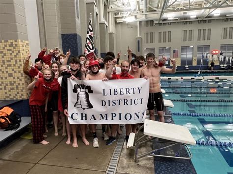 Swim And Dive Dominates Districts The Highlander