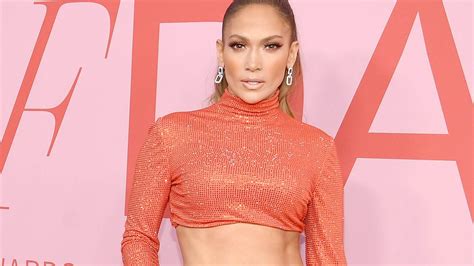 Cfda Awards 2019 Jennifer Lopez Wins Fashion Icon Award Photo