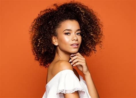 On our site you will find the most fashionable haircuts of the year for women, men and children, hair styles, hair care tips and much more. 10 Tips to Maintain Your Curls | Fashion Gone Rogue