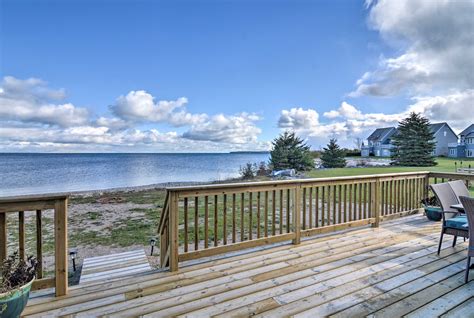 St Ignace Cottage W Deck And Beach On Lake Huron Evolve