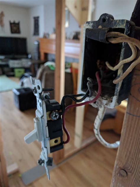 Wiring Why Does Single Pole Light Switch Have 3 Wire Cable When