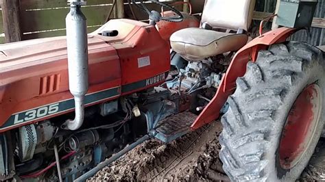 Keeps down on the smoke quite a bit by doing this. Kubota L305 tractor crank and run - YouTube