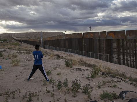 Mexican Foreign Secretary Calls Donald Trumps Border Wall