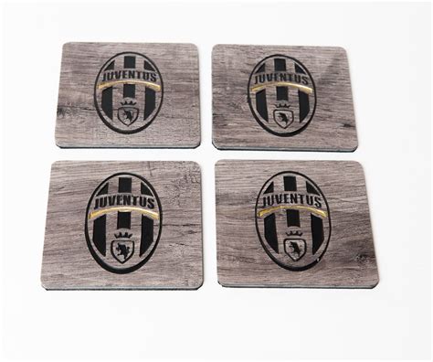 La juventus de turín , conocida simplemente como juventus o, popularmente, la juve, es un club de fútbol italiano con sede en la ciudad de turín, capital de la región del piamonte. Juventus Vinyl Coasters for the ultimate Juve fan. | Juventus, Vinyl, Coasters