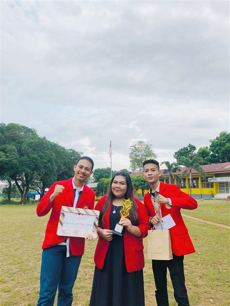 Mahasiswa Fisip Unhas Raih Juara Dalam Lomba Debat Festival Ekonomi