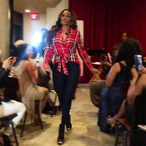 Poetic Justice Jeans With Vivica Fox — Inside Pictures