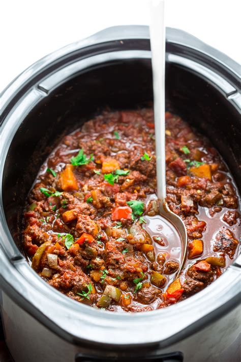 Season the chuck roast with salt and pepper. Easy Slow Cooker Paleo Beef Chili {Whole 30 Friendly ...