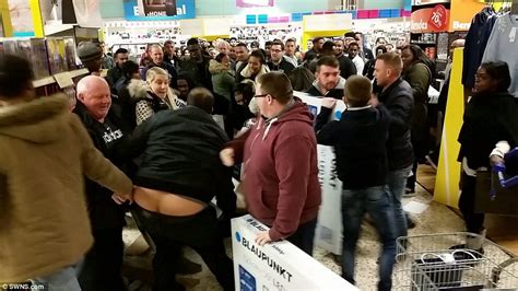What Shops Will Be Doing Black Friday Uk - Black Friday turns violent as shoppers fight over bargains | Daily Mail
