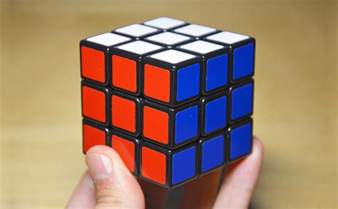 Crean Un Cubo De Rubik Que Hace El Trabajo Difícil Por Ti Se Resuelve