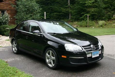 Positioned to fill a sedan niche above the firm's golf hatchback. Purchase used 2010 Volkswagen Jetta TDI Sedan 4-Door 2.0L ...