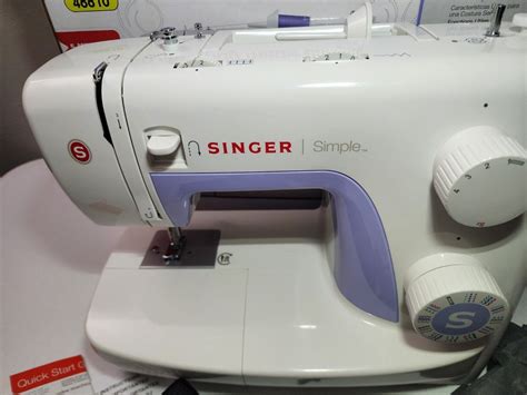 Singer Simple 3232 Sewing Machine Automatic Needle Threader 110 Stitch