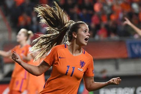 Lieke Martens Voted Worlds Best Female Football Player Heavenly Holland