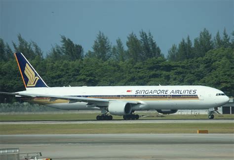 Singapore Airlines Fleet Boeing 777 300 Details And Pictures