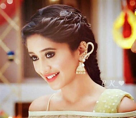 Shivangi joshi aka naira from yeh rishta kya kehlata hai is currently shooting for her engagement track with kartik (mohsin khan) in the show. Beautiful smile shivangi joshi | Beautiful smile ...