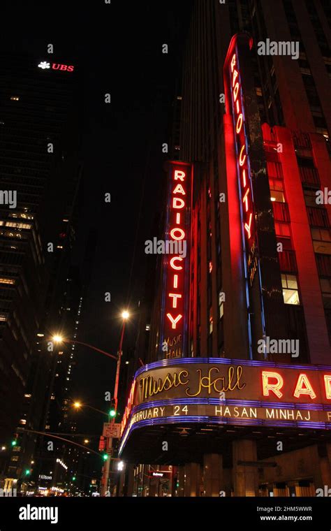 Iconic Radio City Music Hall At Night Stock Photo Alamy