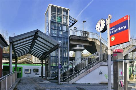 What hotels are near altstadt langenberg? Aufzüge an den Bahnhöfen Velbert-Langenberg und Wülfrath ...