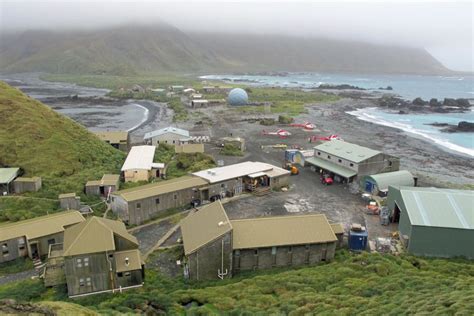 Base Station On Sub Antarctic Macquarie Island Abc News Australian