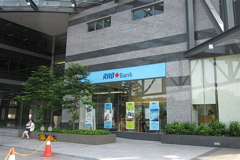 According to the bank, the six outlets will be closing down between may to june 2021. Hong Leong Bank Shah Alam Seksyen 15 - Soalan 69
