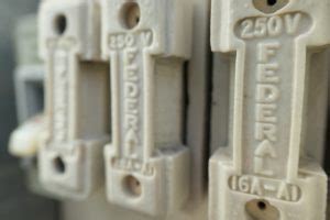 Reasons Why You Should Replace Ceramic Fuses With Circuit Breakers