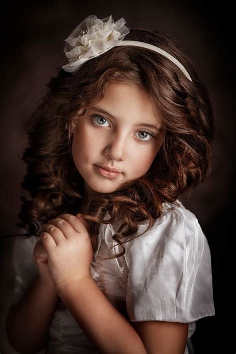 Beautifullittlegirls Childrenphotography Portraitinspiration
