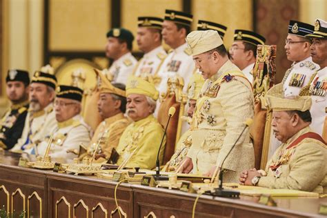 This video is about upacara agong. Yang Di-Pertuan Agong Ke-15 | Sultan Muhammad V | Istana ...